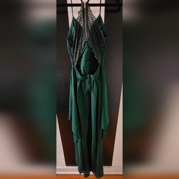 Green asymmetrical dress. - Picture 3 of 4